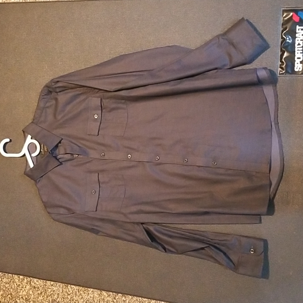 💥Like new Marc Anthony long sleeve button down in GREAT used condition!
